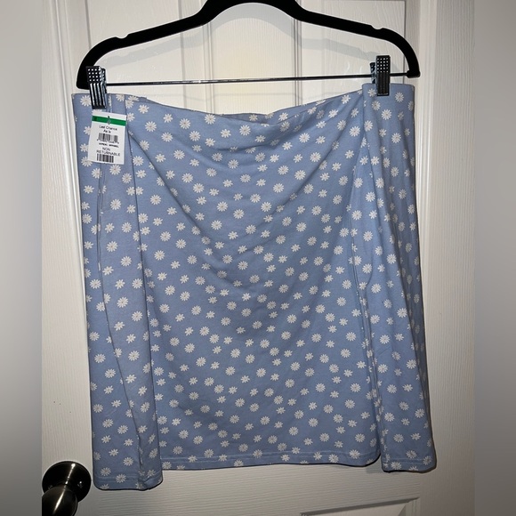 💙 NWT! Blue Daisy Mini Skirt - Picture 3 of 3